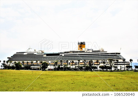 Costa Serina anchored at Osanbashi Costa Serina anchored at Osanbashi 106520040