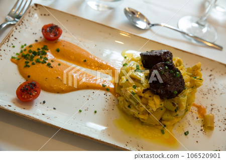 Scrambled eggs with stewed green beans Scrambled eggs with stewed green beans 106520901