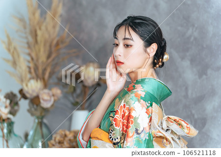 穿鞦韆袖的女人的畫像 106521118