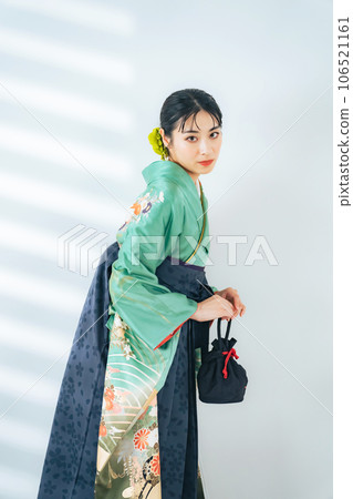 穿著長袖和袴的女人的肖像 穿著長袖和袴的女人的肖像 106521161