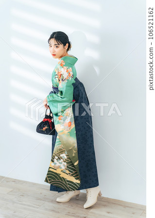 穿著長袖和袴的女人的肖像 穿著長袖和袴的女人的肖像 106521162