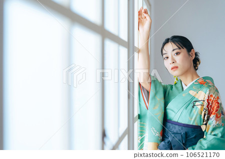 Portrait of a woman wearing furisode 106521170