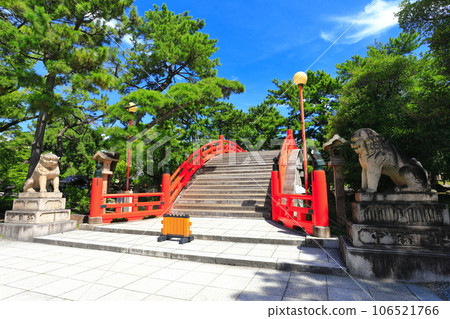[Osaka Prefecture] Sumiyoshi Taisha Shrine Sori Bridge (Taiko Bridge) on a clear day 106521766