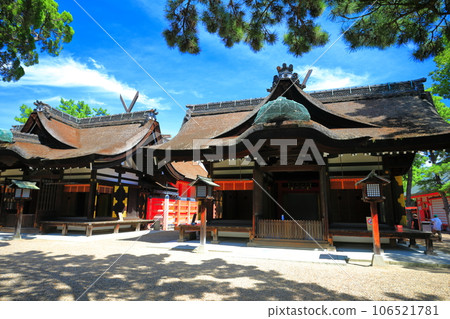 [Osaka Prefecture] Main shrine of Sumiyoshi Taisha Shrine on a clear day (3rd and 4th main shrines) 106521781