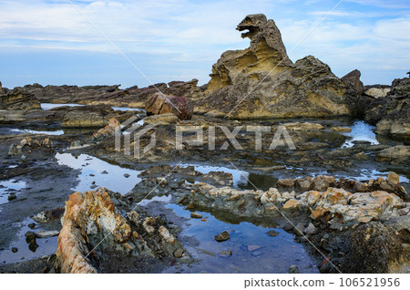 秋田縣男鹿半島的哥斯拉岩 秋田縣男鹿半島的哥斯拉岩 106521956
