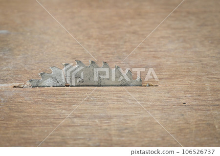 sharp metal saw on wood plank texture background, construction machine sharp metal saw on wood plank texture background, construction machine 106526737