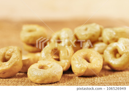 Italian taralli bread snacks 106526949