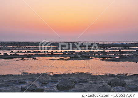[石見榻榻米浦（夜景）] 島根縣濱田市國分町 106527107