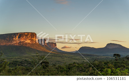 Majestic Landscape of Chapada Diamantina at Dusk with Clear Blue Sky Majestic Landscape of Chapada Diamantina at Dusk with Clear Blue Sky 106531181