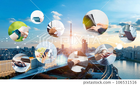 使用各種移動設備和通信網絡的人 使用各種移動設備和通信網絡的人 106531516