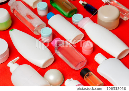 Group of plastic bodycare bottle Flat lay composition with cosmetic products on colored background empty space for you design. Set of White Cosmetic containers, top view with copy space 106532038