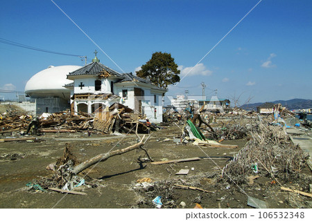 <Great East Japan Earthquake> Ishinomaki, April 1, 2011 106532348