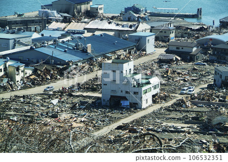 <Great East Japan Earthquake> Ishinomaki, April 1, 2011 106532351