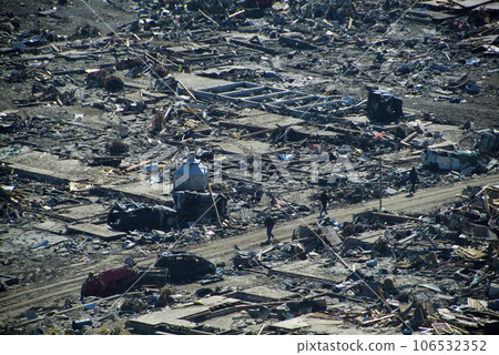 <Great East Japan Earthquake> Ishinomaki, April 1, 2011 <Great East Japan Earthquake> Ishinomaki, April 1, 2011 106532352
