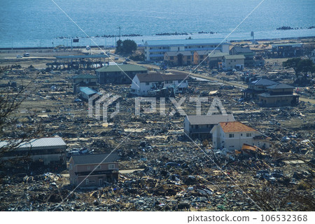 <Great East Japan Earthquake> Ishinomaki, April 1, 2011 106532368