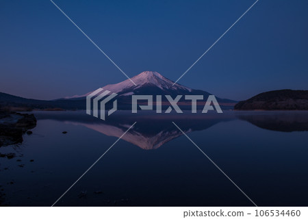 黎明時分的富士山 黎明時分的富士山 106534460