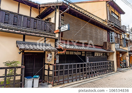 【插畫風京都】京都町屋的時尚外觀 【插畫風京都】京都町屋的時尚外觀 106534836