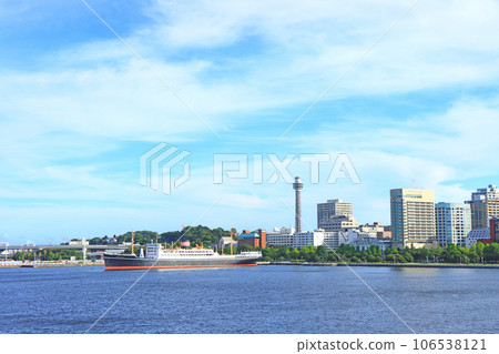 橫濱市、冰川丸和橫濱海洋塔的風景 106538121