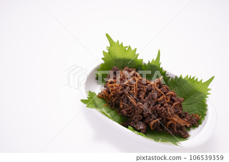 便宜又美味的牛肩腰肉製作的時雨煮,推薦給老年人的動物蛋白醃製食品 便宜又美味的牛肩腰肉製作的時雨煮,推薦給老年人的動物蛋白醃製食品 106539359