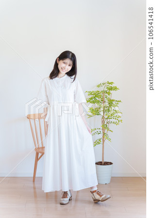 女式時尚協調全身(垂直方向) 女式時尚協調全身(垂直方向) 106541418
