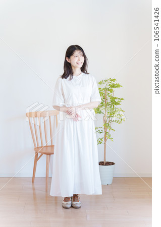 女式時尚協調全身（垂直方向） 106541426