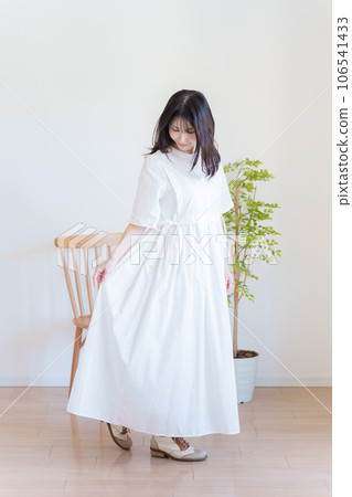 女式時尚協調全身（垂直方向） 106541433