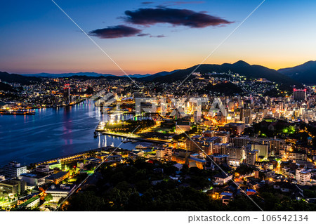 鍋冠牟利山的黎明（長崎市） 106542134