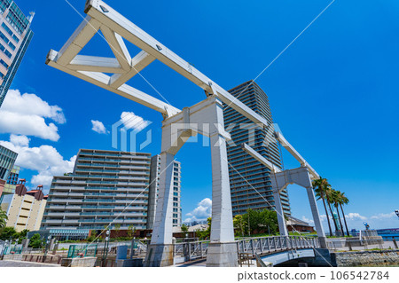 Kobe City, Hyogo Prefecture, Kobe Port Harbor Walk's drawbridge Kobe City, Hyogo Prefecture, Kobe Port Harbor Walk's drawbridge 106542784