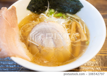 Delicious ramen 106542797