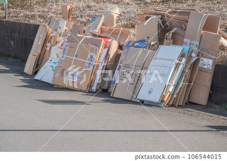 Neighborhood garbage collection site Paper collection day 106544015