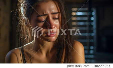 傷心的女人插圖素材 [106544083] PIXTA圖庫