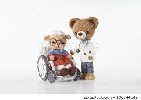 Animal amigurumi medical care 106544142