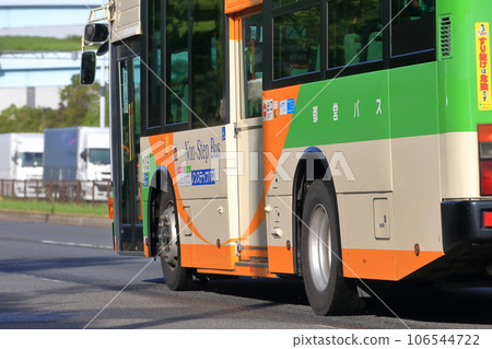 scheduled bus  106544722