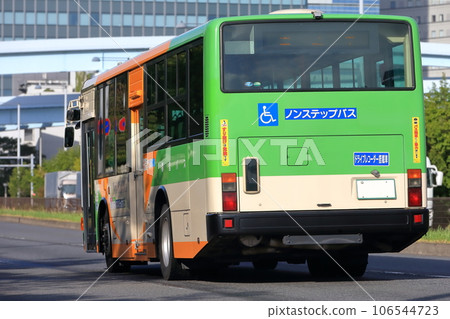 scheduled bus  106544723