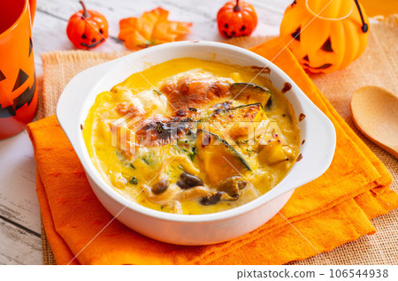 Pumpkin gratin with mushrooms Pumpkin gratin with mushrooms 106544938