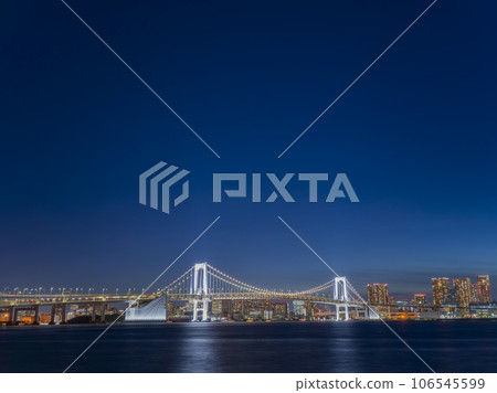 從豐洲Gururi公園看到的彩虹橋夜景 106545599