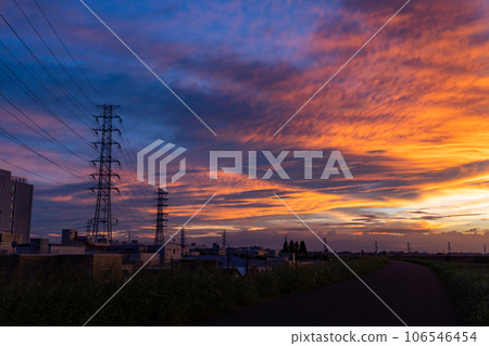 [Tokyo] Sunset sky and Arakawa riverbed 106546454