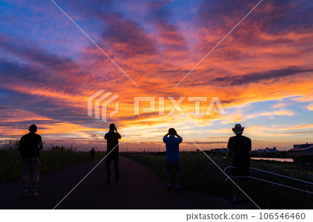 [Tokyo] Sunset sky and Arakawa riverbed 106546460