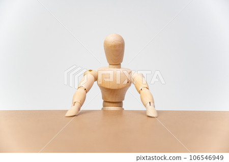 Image of a drawing doll giving a speech Image of a drawing doll giving a speech 106546949