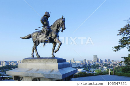 Equestrian statue of Date Masamune in the blue sky 106547851