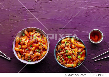Tteokbokki or topokki and rabokki, Korean street food, spicy rice cakes 106549318