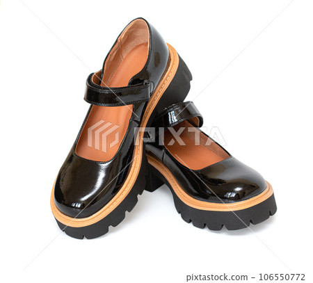 Elegant women's summer leather sandals 106550772