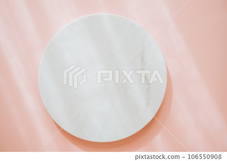White marble cosmetic podium product design 106550908