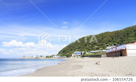 Summer at Isshiki Beach in front of the Hayama Imperial Villa (Hayama Town, Miura District, Kanagawa Prefecture) 106554726