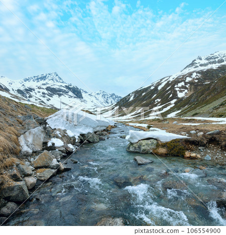 Summer mountain landscape (Fluela Pass, Switzerland) Summer mountain landscape (Fluela Pass, Switzerland) 106554900
