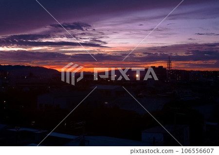 尼崎市夏季至初秋的日落 106556607