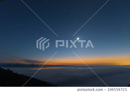 Sea of clouds seen from Mt. Onade ”Sayo Town, Hyogo Prefecture” Sea of clouds seen from Mt. Onade ”Sayo Town, Hyogo Prefecture” 106556723