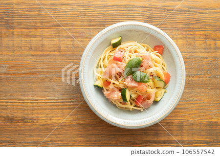 Cold pasta of raw ham and tomato Cold pasta of raw ham and tomato 106557542