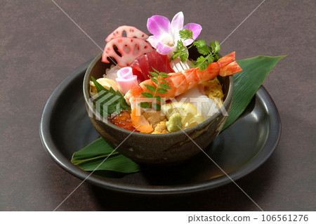 Seafood bowl image/Seafood chirashi sushi/High quality seafood chirashi sushi 106561276