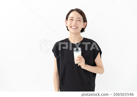 Woman with milk 106563546
